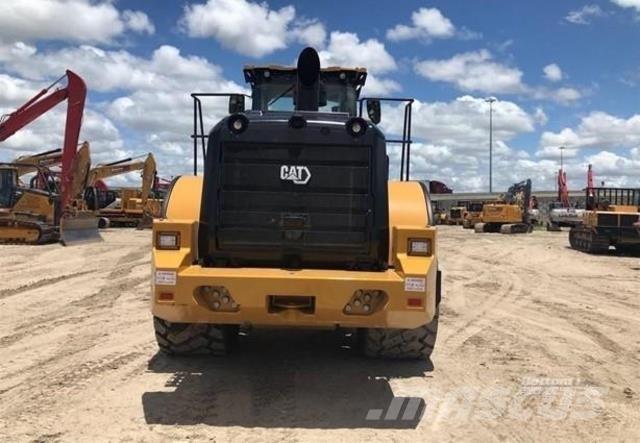 CAT 972 Kolové nakladače
