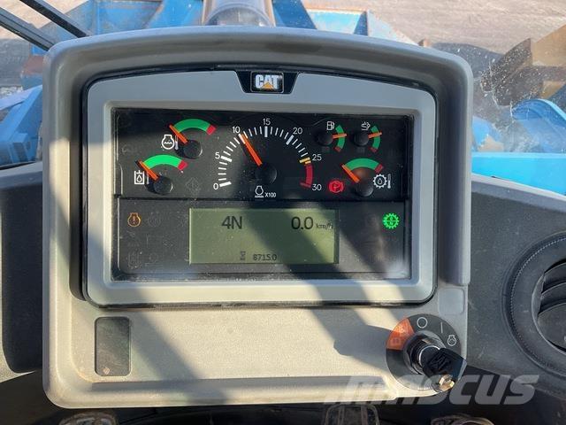 CAT 972M Kolové nakladače