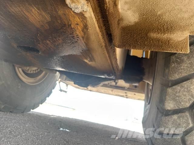 CAT 980G Kolové nakladače