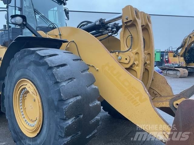 CAT 982M Kolové nakladače