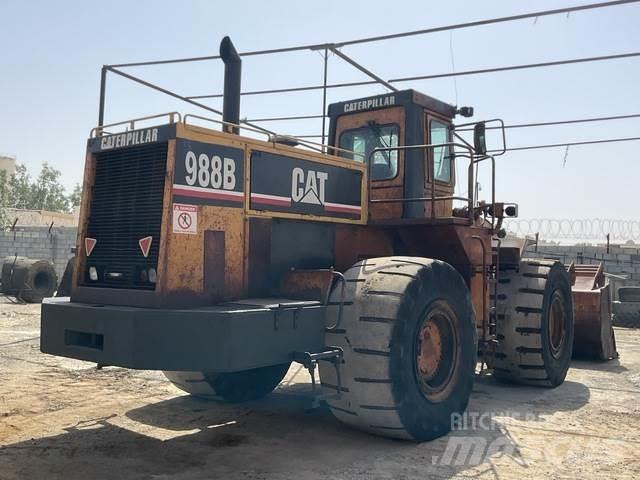 CAT 988B Kolové nakladače