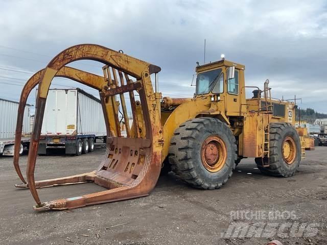 CAT 988B Kolové nakladače
