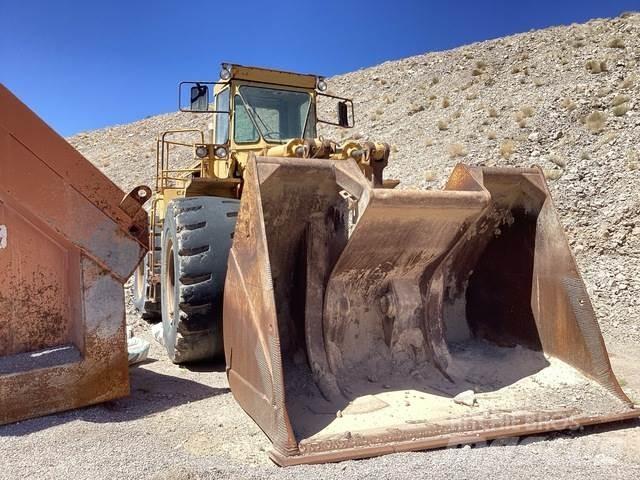 CAT 988B Kolové nakladače