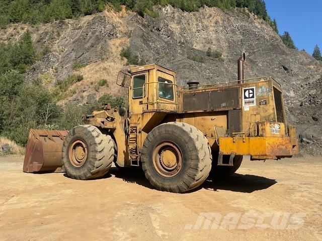 CAT 988B Kolové nakladače