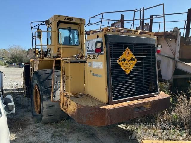 CAT 988F Kolové nakladače