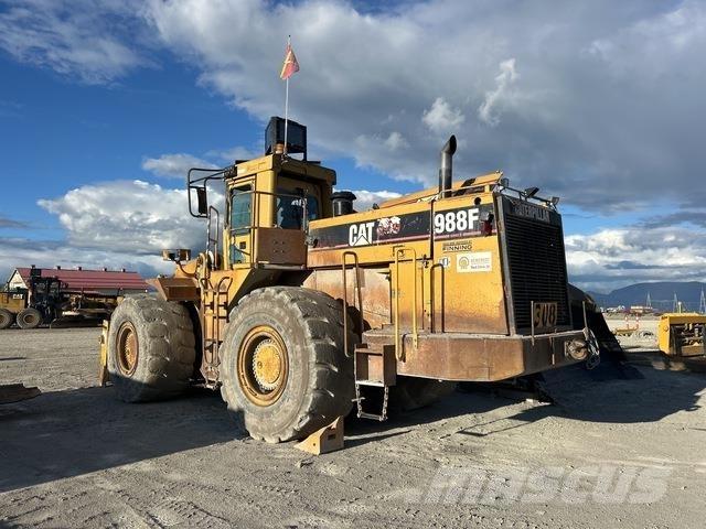 CAT 988F Kolové nakladače
