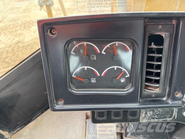 CAT 988G Kolové nakladače