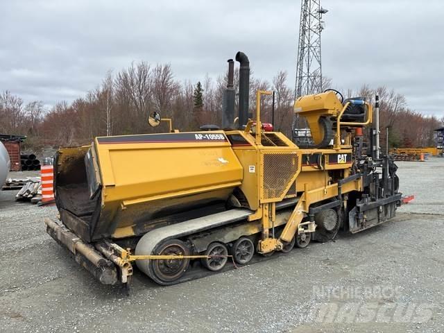 CAT AP-1055B Finišery