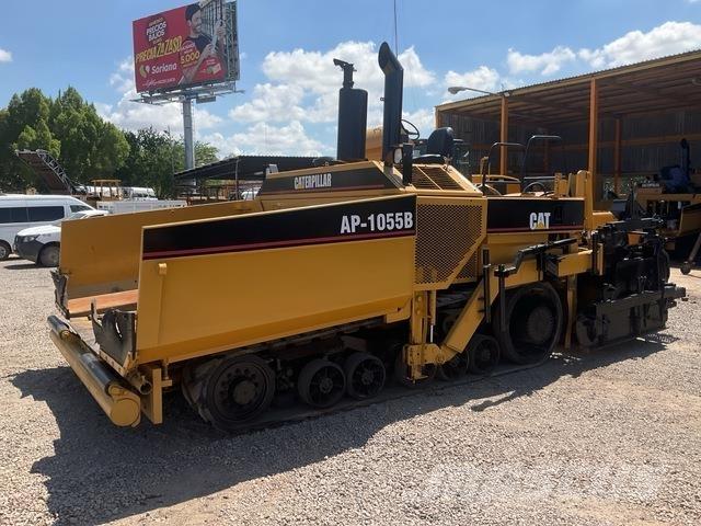 CAT AP-1055B Finišery