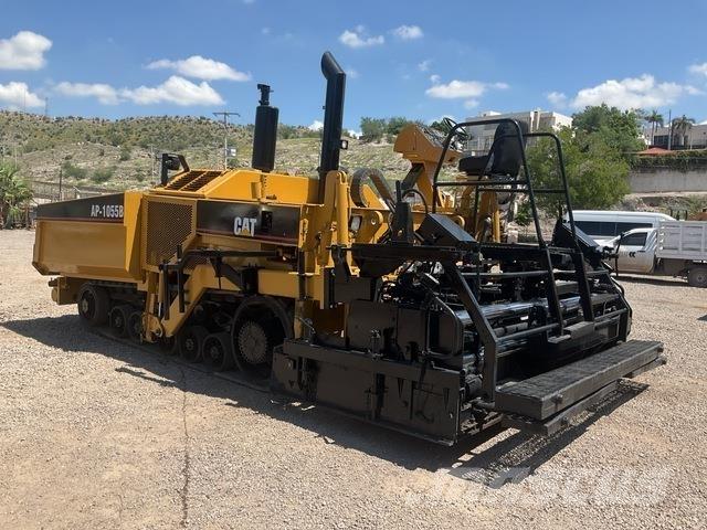 CAT AP-1055B Finišery