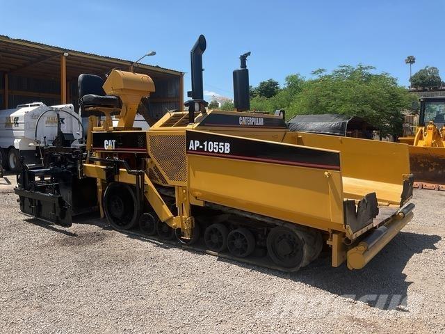 CAT AP-1055B Finišery
