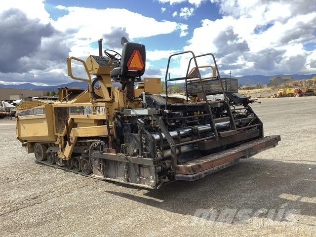 CAT AP-1055B Finišery