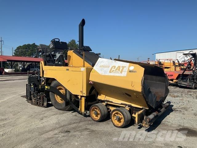 CAT AP-600D Finišery