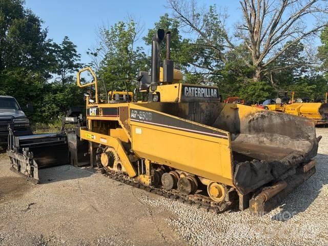 CAT AP-650B Finišery