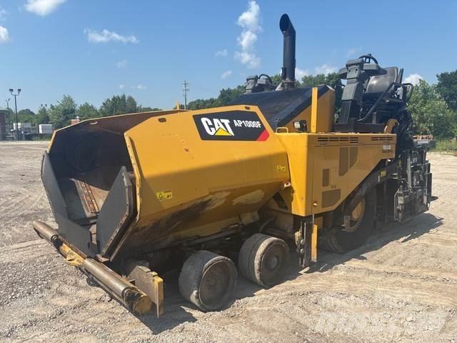 CAT AP1000F Finišery