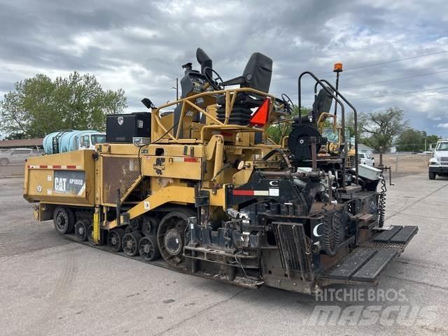 CAT AP1055D Finišery