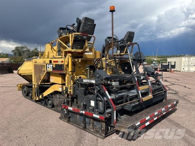CAT AP1055D Finišery