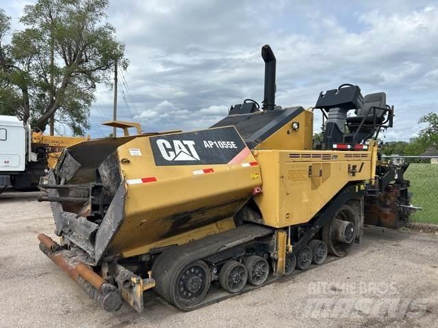 CAT AP1055E Finišery