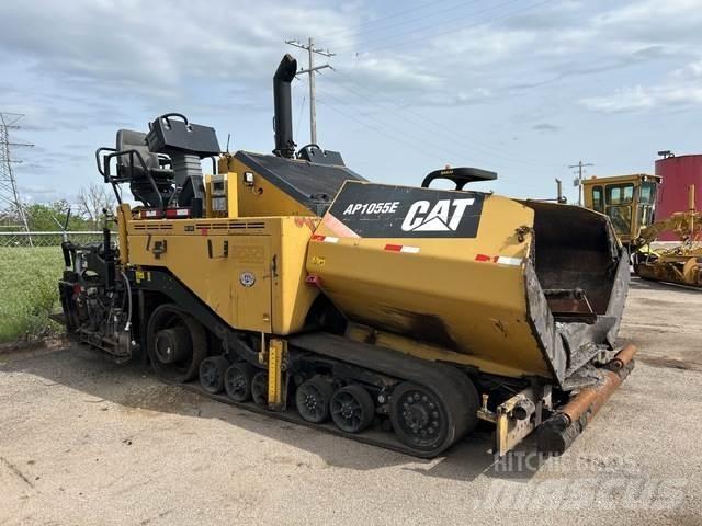 CAT AP1055E Finišery