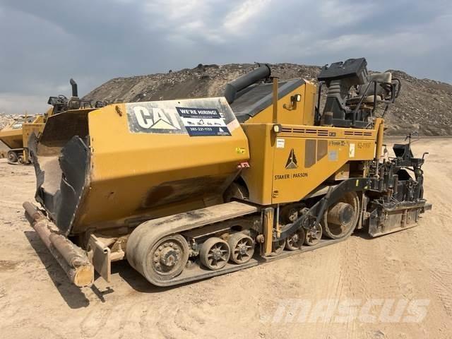 CAT AP1055E Finišery