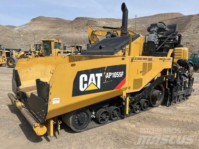 CAT AP1055F Finišery