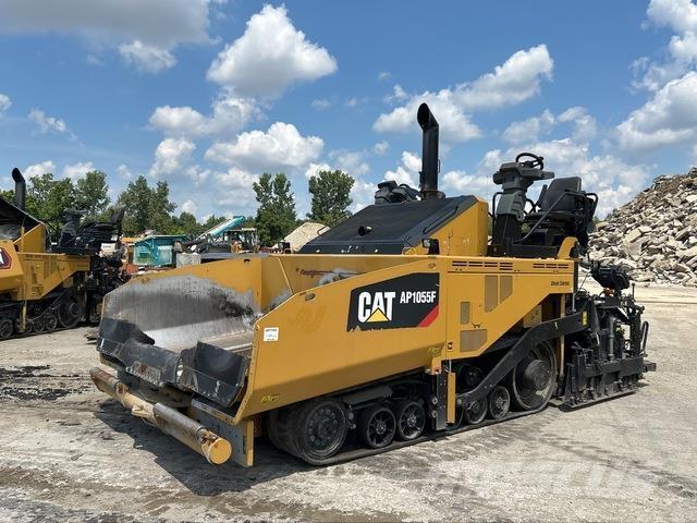 CAT AP1055F Finišery