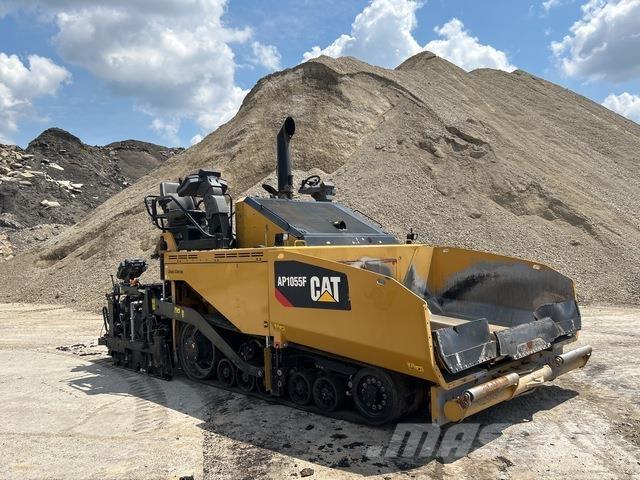 CAT AP1055F Finišery