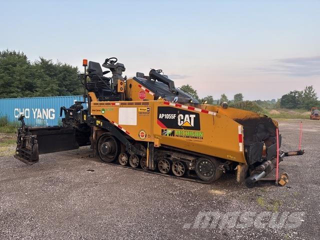 CAT AP1055F Finišery