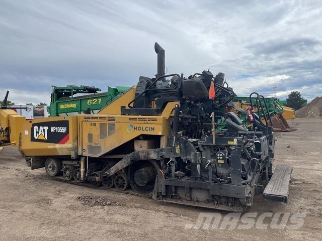 CAT AP1055F Finišery