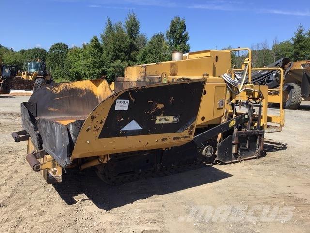 CAT AP255E Finišery