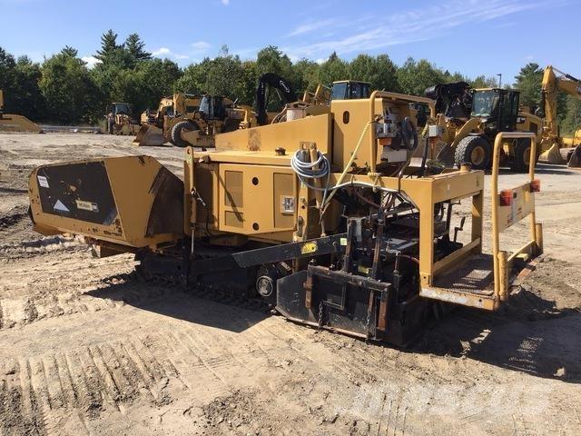 CAT AP255E Finišery