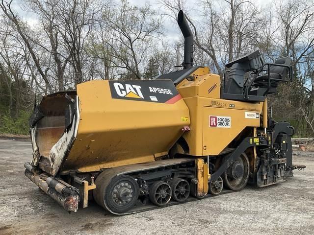 CAT AP555E Finišery