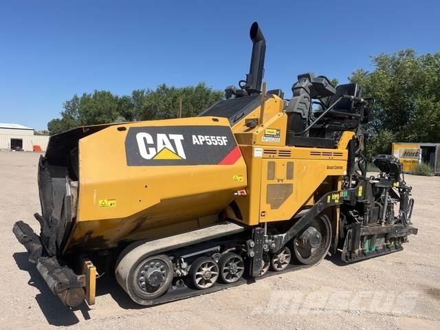 CAT AP555F Finišery