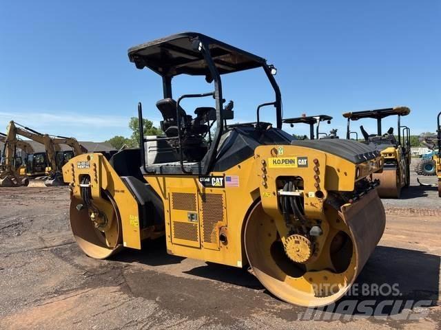 CAT CB-54B Tandemové válce