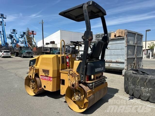 CAT CB24 Tandemové válce