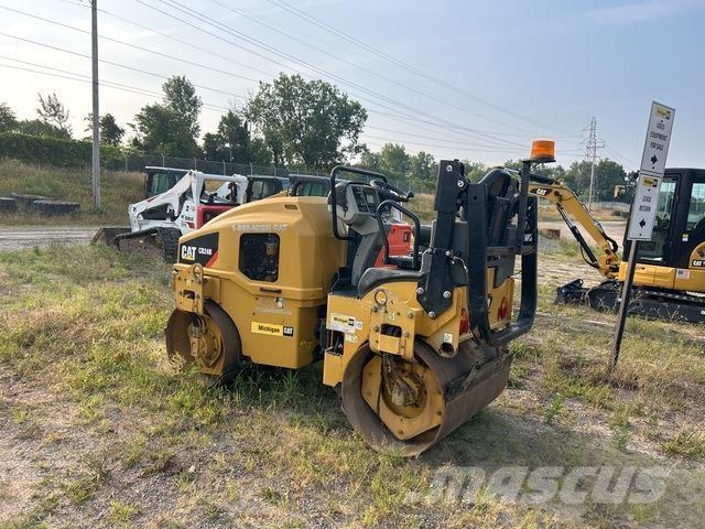 CAT CB24B Tandemové válce