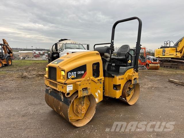 CAT CB24B Tandemové válce
