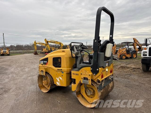 CAT CB24B Tandemové válce