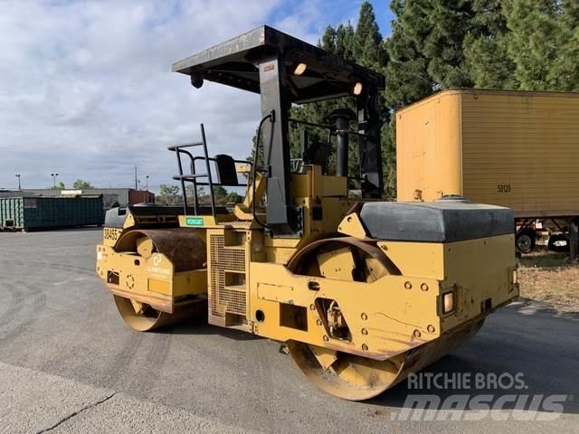 CAT CB534 Tandemové válce