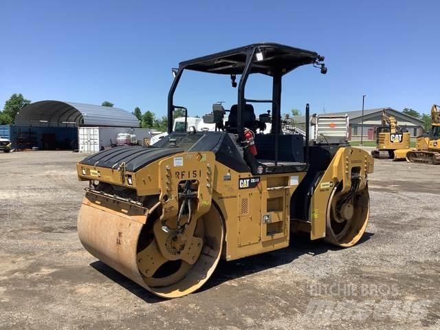 CAT CB54B Tandemové válce