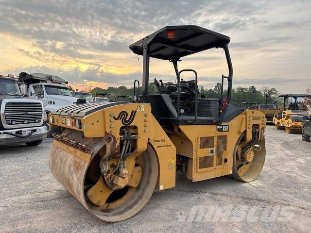 CAT CB54B Tandemové válce