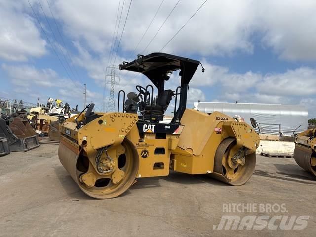CAT CB64 Tandemové válce