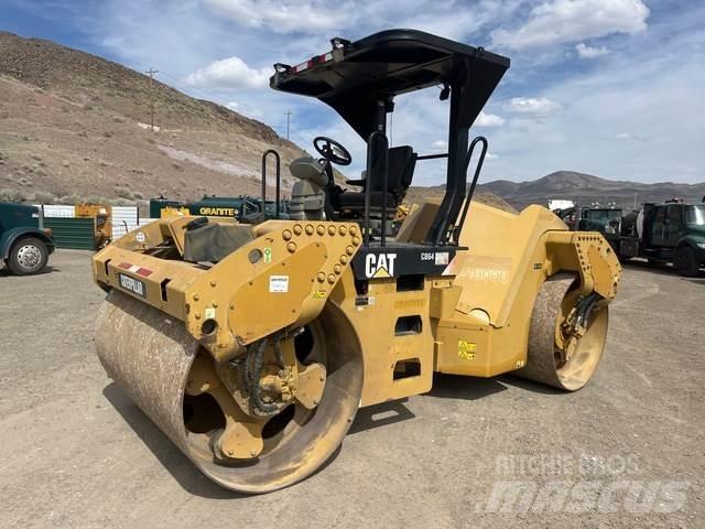 CAT CB64 Tandemové válce