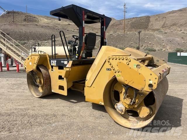 CAT CB64 Tandemové válce