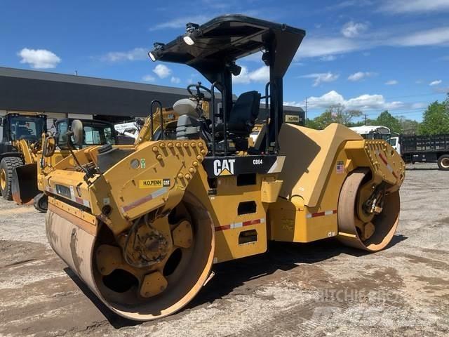 CAT CB64 Tandemové válce