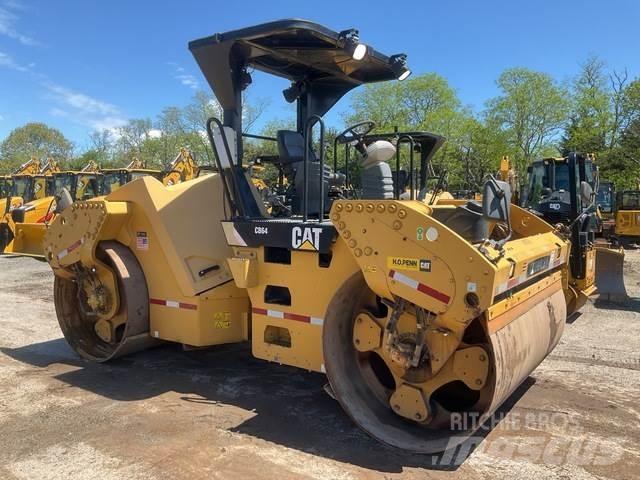 CAT CB64 Tandemové válce