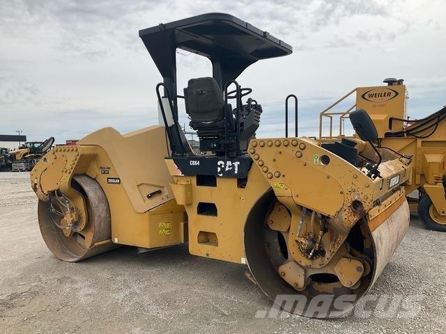 CAT CB64 Tandemové válce