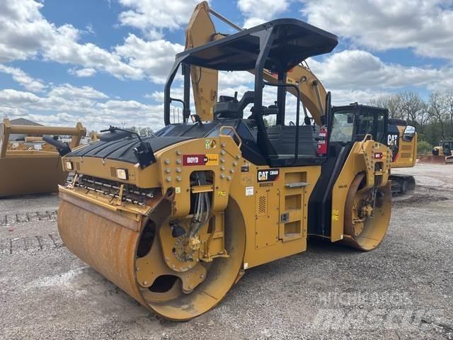 CAT CB66B Tandemové válce