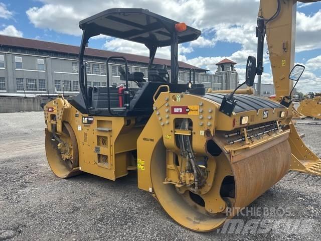 CAT CB66B Tandemové válce