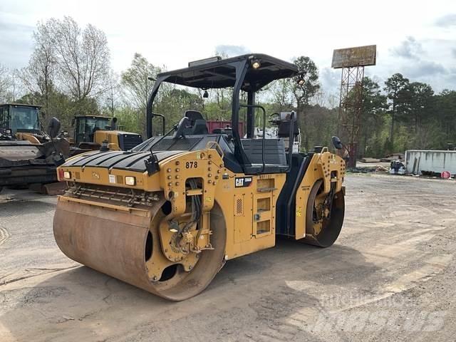 CAT CB66B Tandemové válce